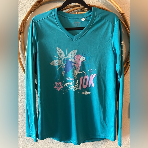 RunDisney 10K Wine and Dine 2022 race shirt, size: Women’s Medium - Picture 3 of 4